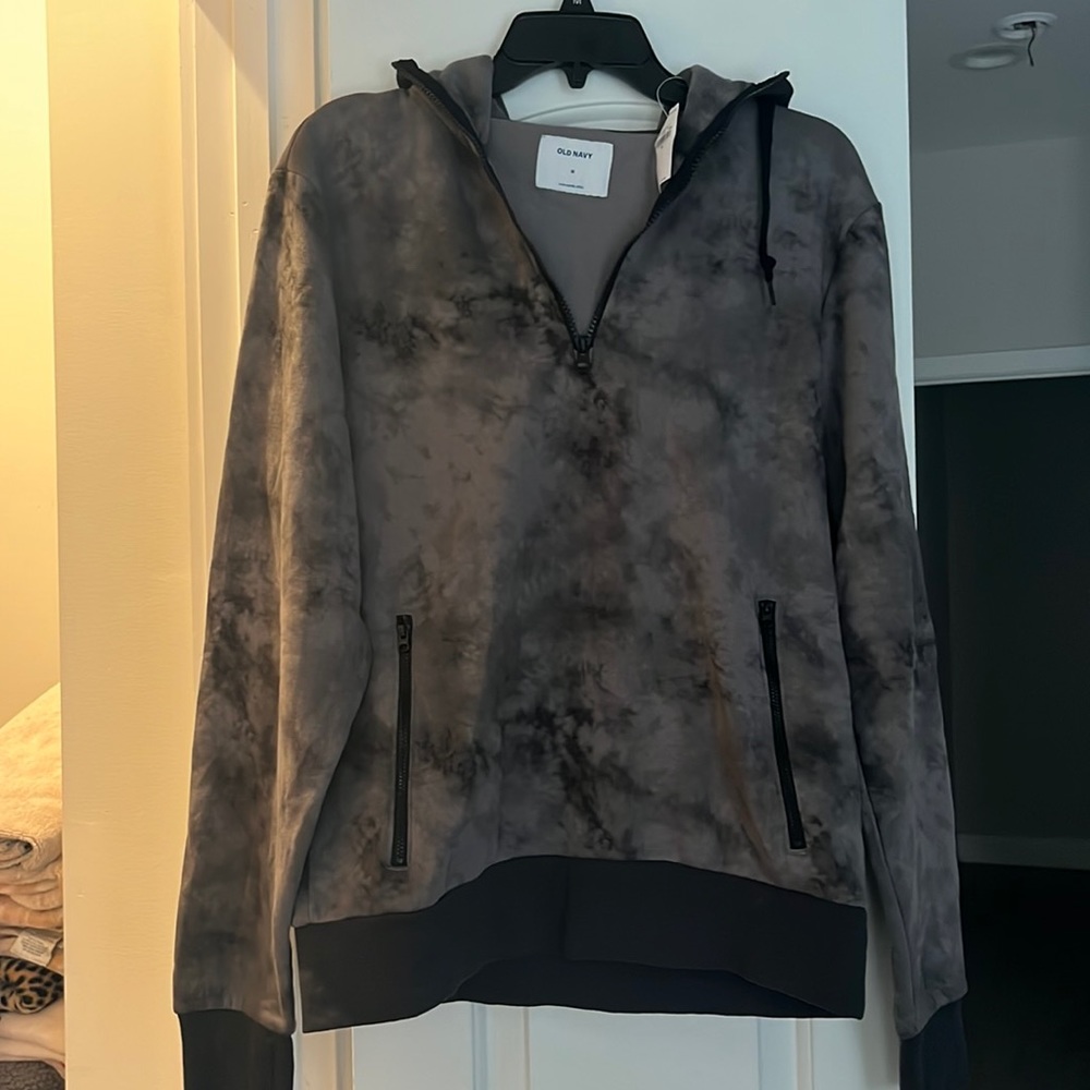 Old Navy men’s hooded sweatshirt